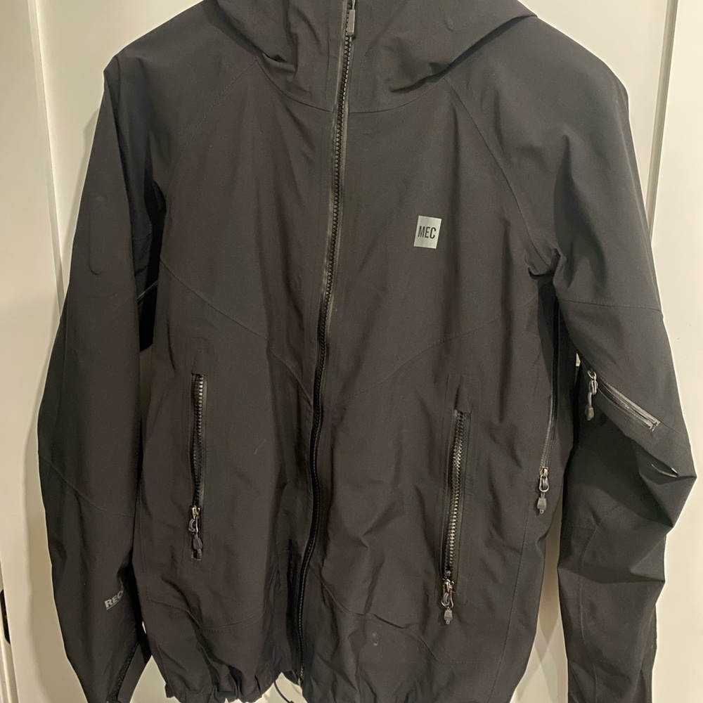 MEC Women’s Black Goretex Rain Jacket